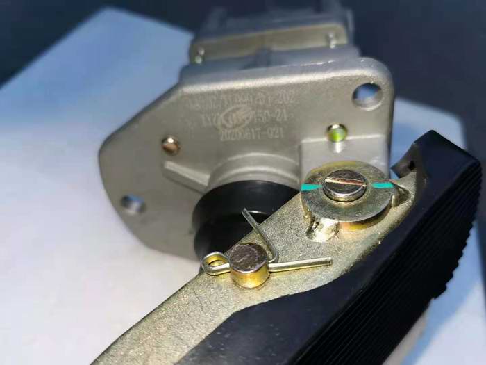 Electronic brake pedal